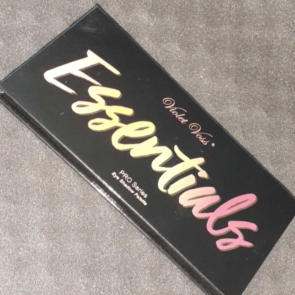 Violet Voss Essentials Pro Eyeshadow Palette